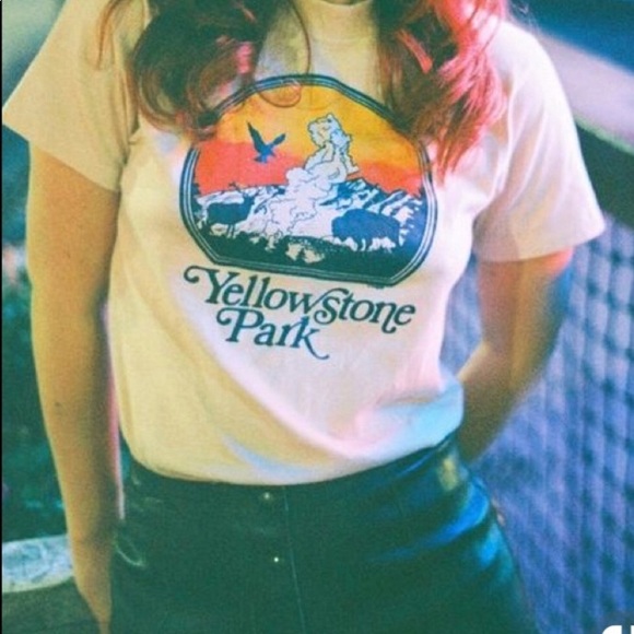 Surprise Vintage Graphic Tee’s - Picture 7 of 7